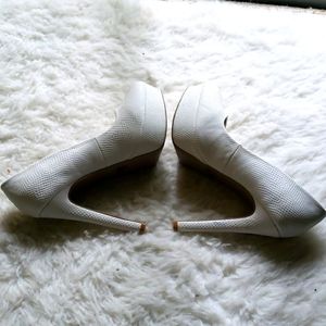 White faux snake skin pumps